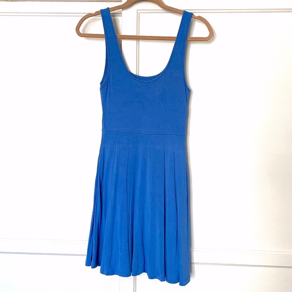 Aritzia Sunday Best Beatrice Dress - Picture 2 of 13